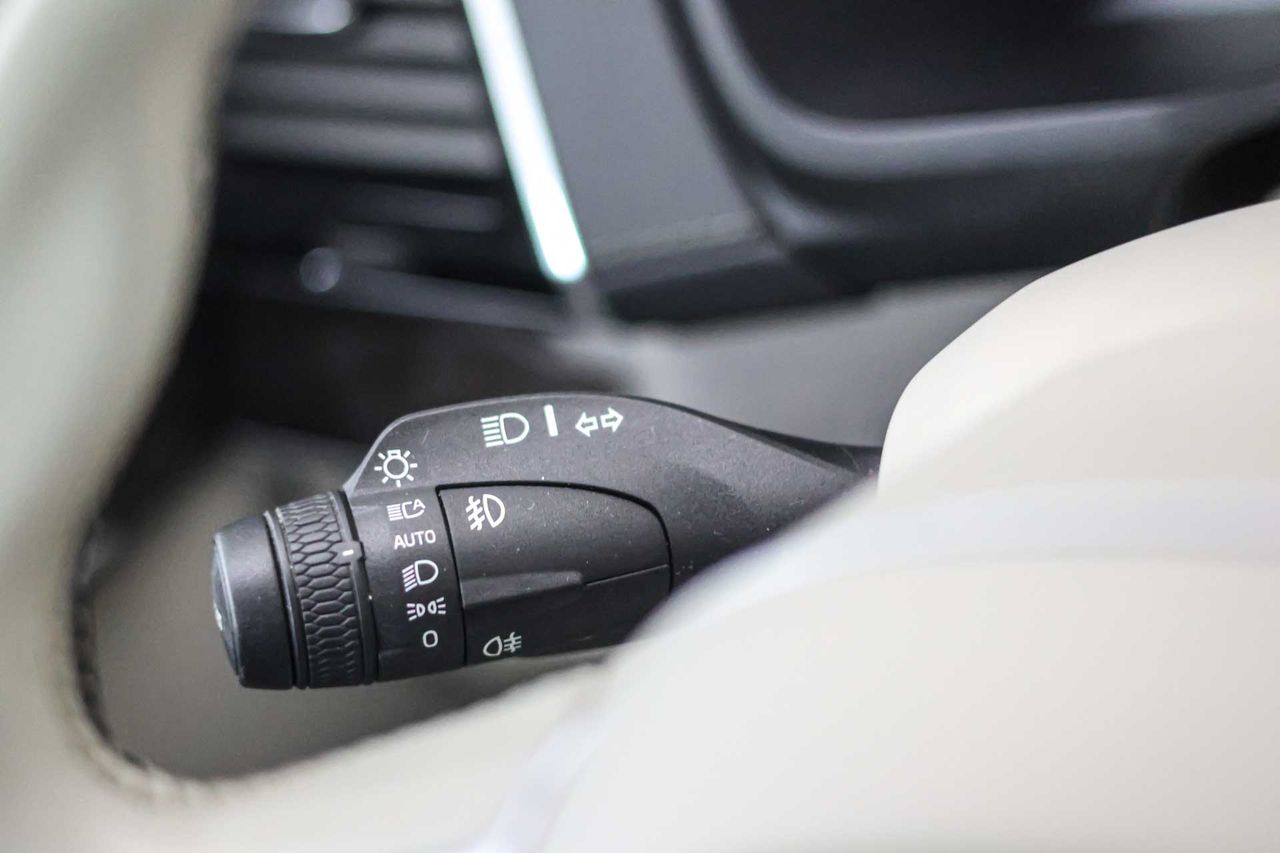 Volvo XC90 2.0 T8 AWD Inscription Auto **Techo panorámico** 7 Plazas - Foto 40
