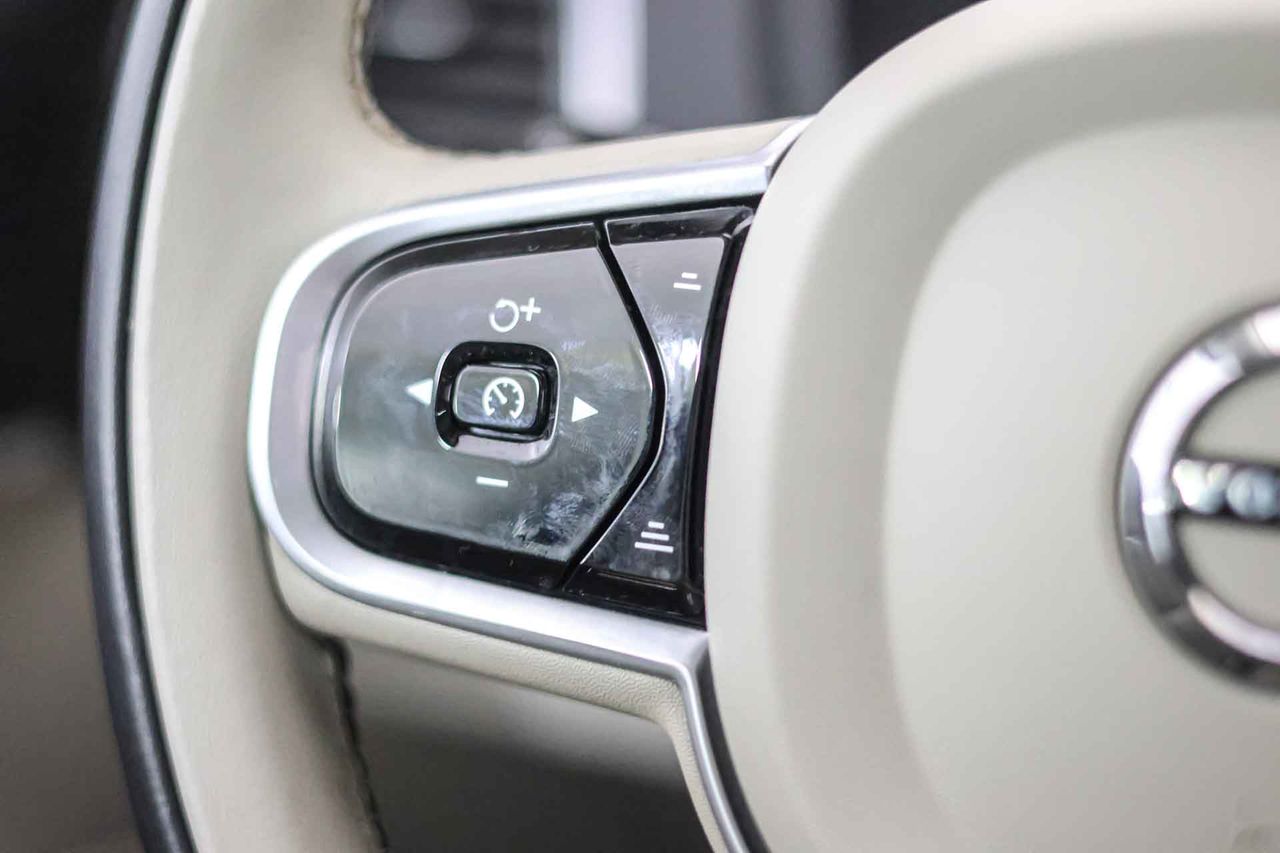 Volvo XC90 2.0 T8 AWD Inscription Auto **Techo panorámico** 7 Plazas - Foto 39