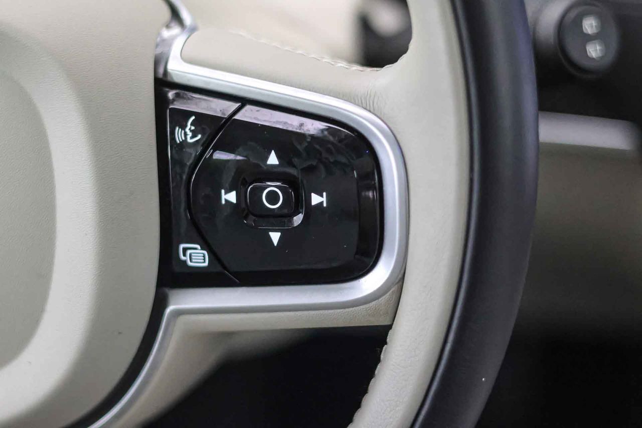 Volvo XC90 2.0 T8 AWD Inscription Auto **Techo panorámico** 7 Plazas - Foto 41