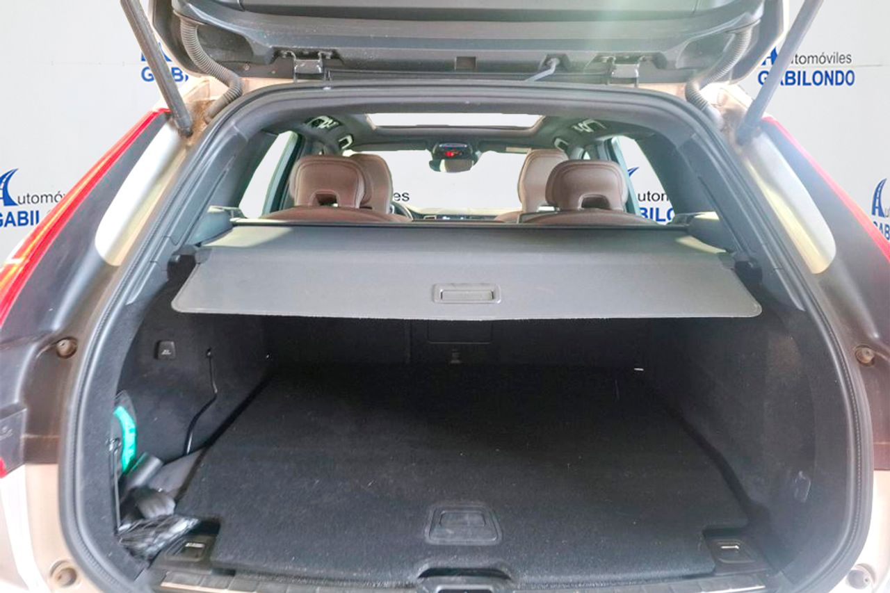 Volvo XC60 2.0 T6 AWD Recharge Inscription Auto - Foto 9