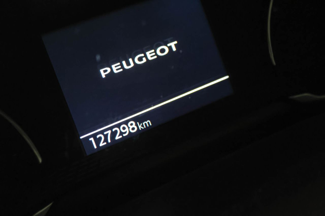 Peugeot 2008 Active BlueHDI 100 S&S BVM6 - Foto 8