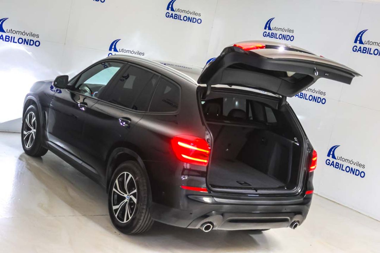 BMW X3 sDrive18d - Foto 24