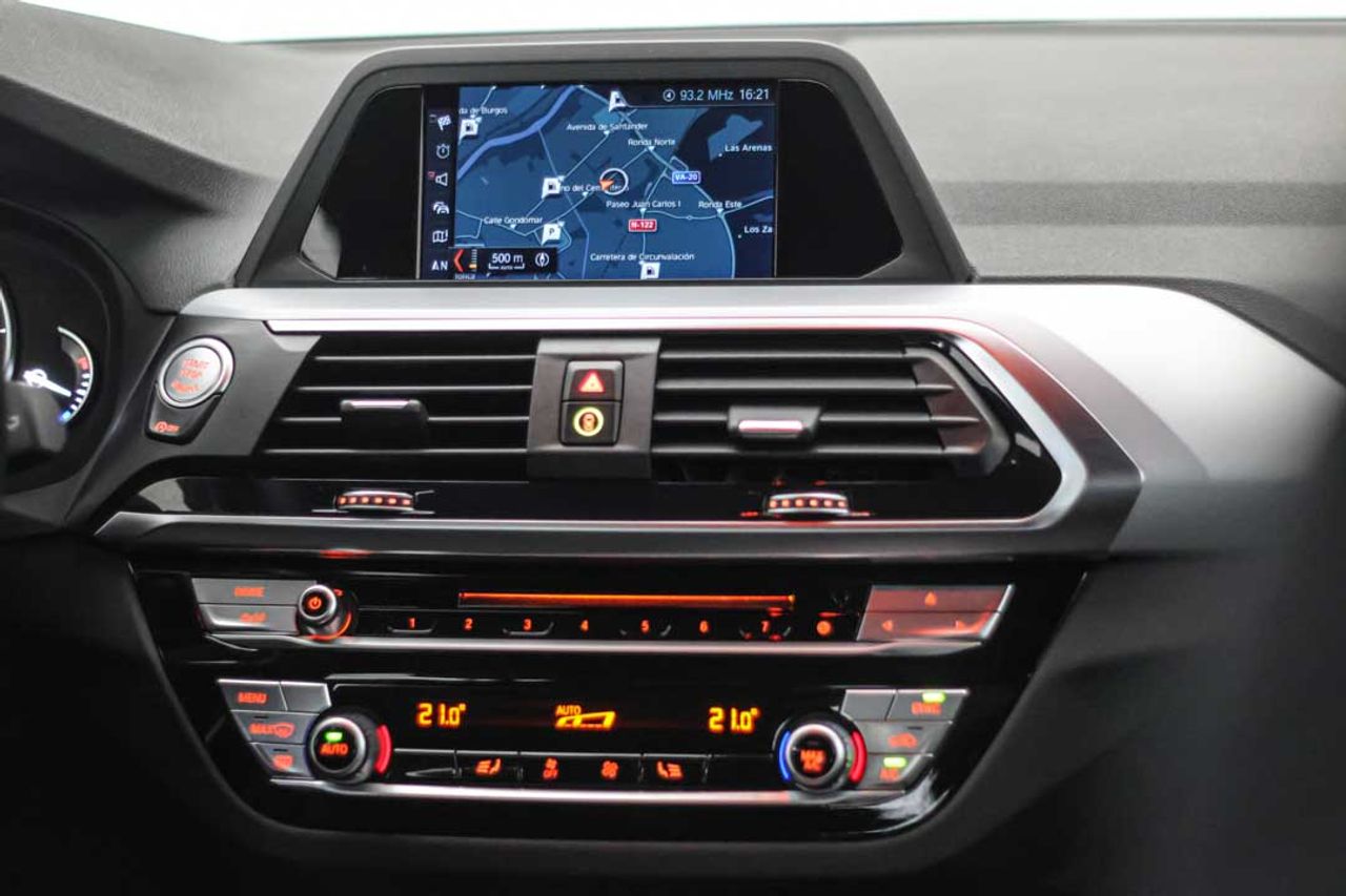 BMW X3 sDrive18d - Foto 59