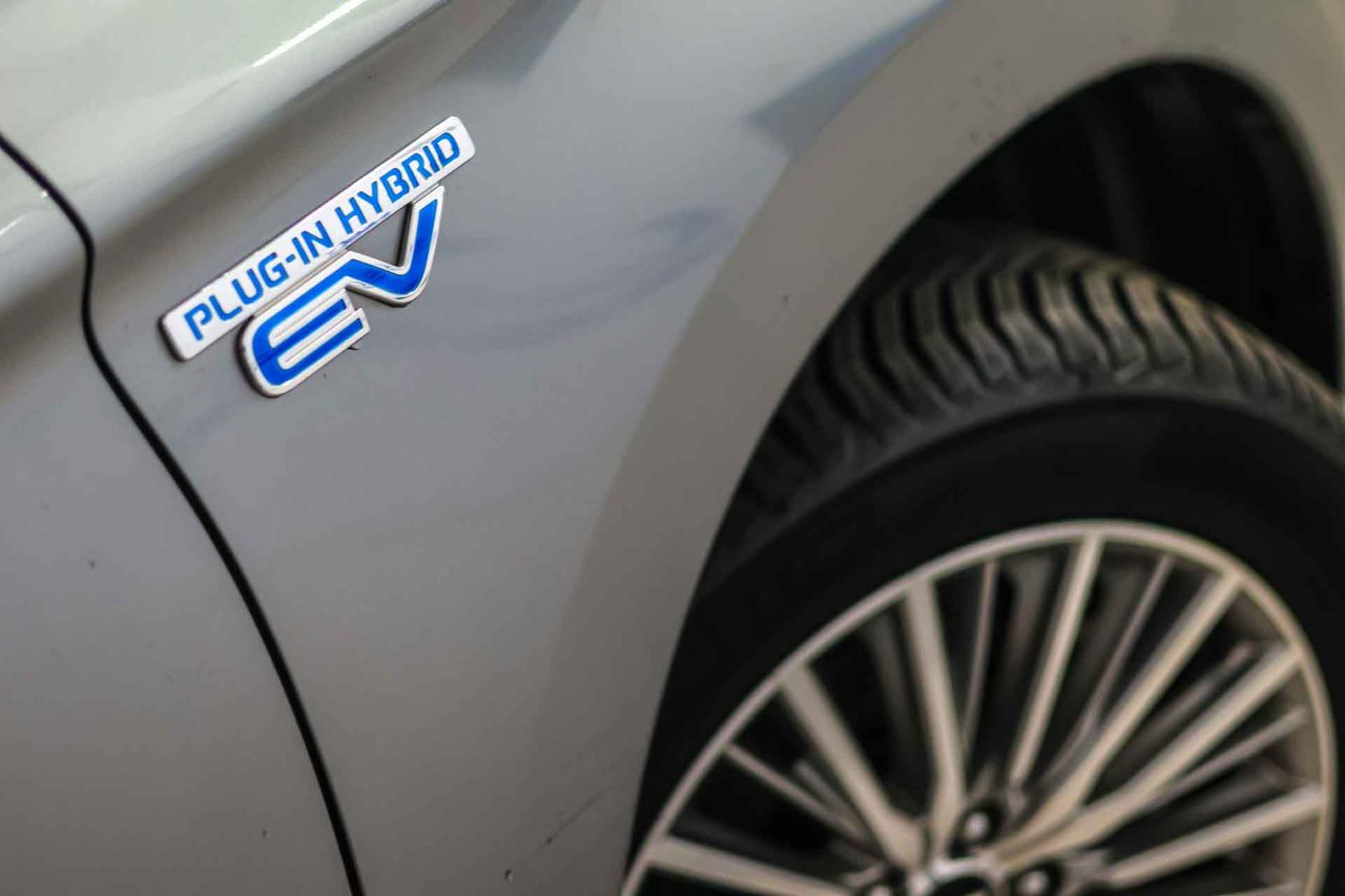 Mitsubishi Outlander 2.4 PHEV Motion Auto 4WD - Foto 22