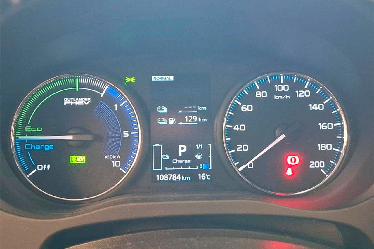 Mitsubishi Outlander 2.4 PHEV Motion Auto 4WD - Foto 5