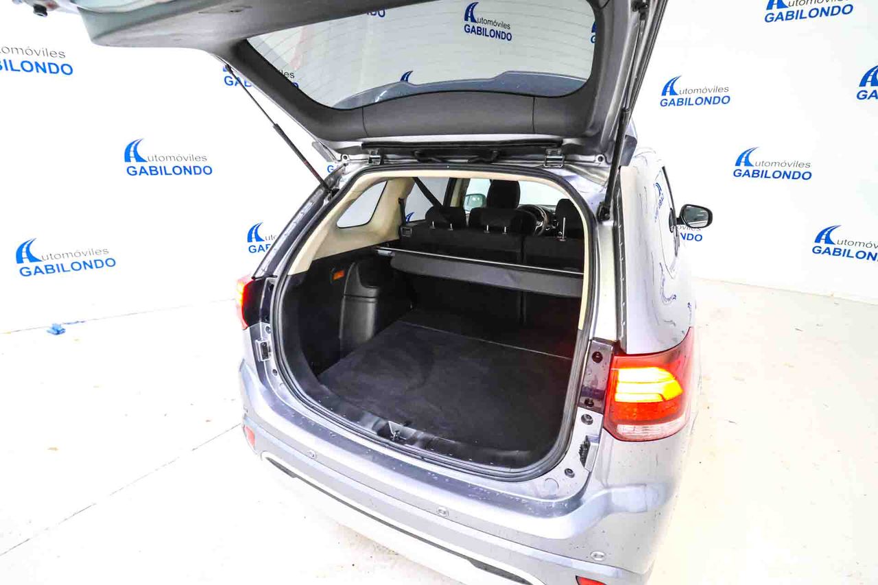 Mitsubishi Outlander 2.4 PHEV Motion Auto 4WD - Foto 52