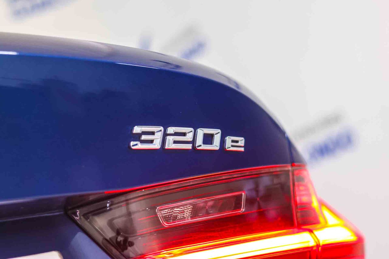 BMW Serie 3 320e - Foto 14