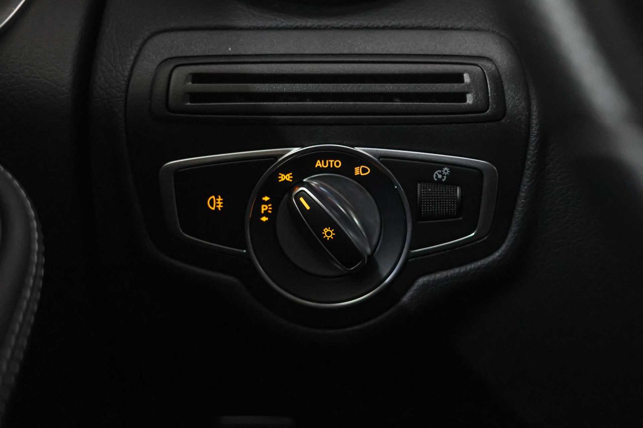 Mercedes GLC Coupé GLC 300 e 4MATIC AMG Line **Techo solar** - Foto 32