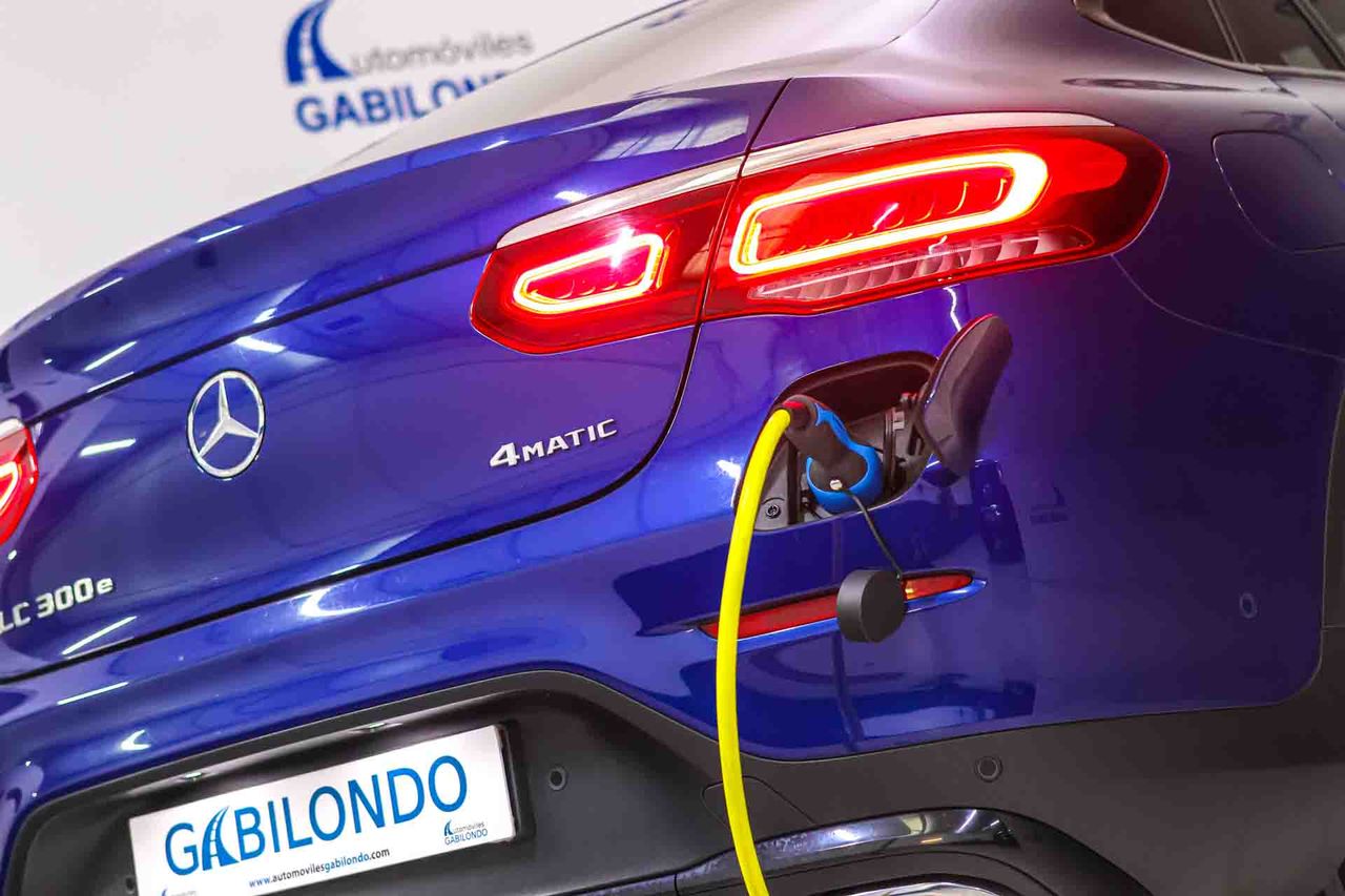 Mercedes GLC Coupé GLC 300 e 4MATIC AMG Line **Techo solar** - Foto 10