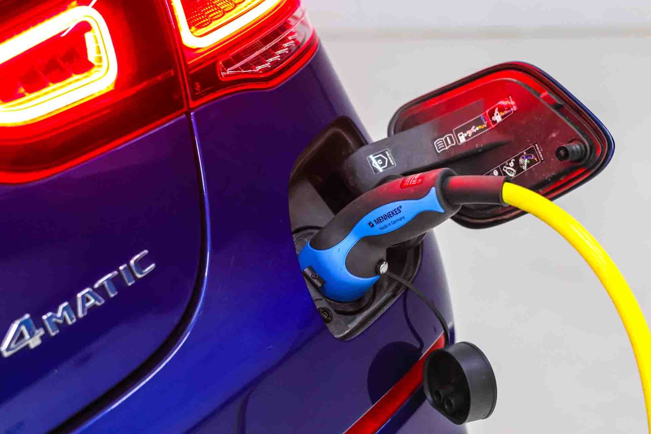 Mercedes GLC Coupé GLC 300 e 4MATIC AMG Line **Techo solar** - Foto 9