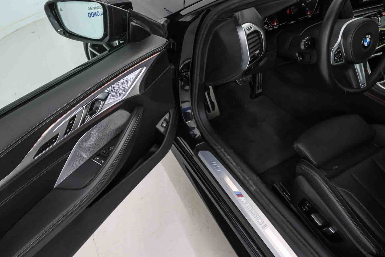 BMW Serie 8 M850i xDrive - Foto 32