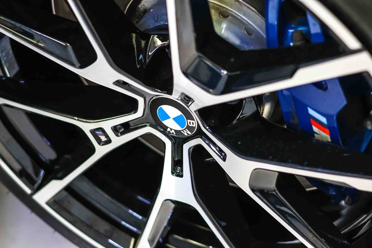 BMW Serie 8 M850i xDrive - Foto 18