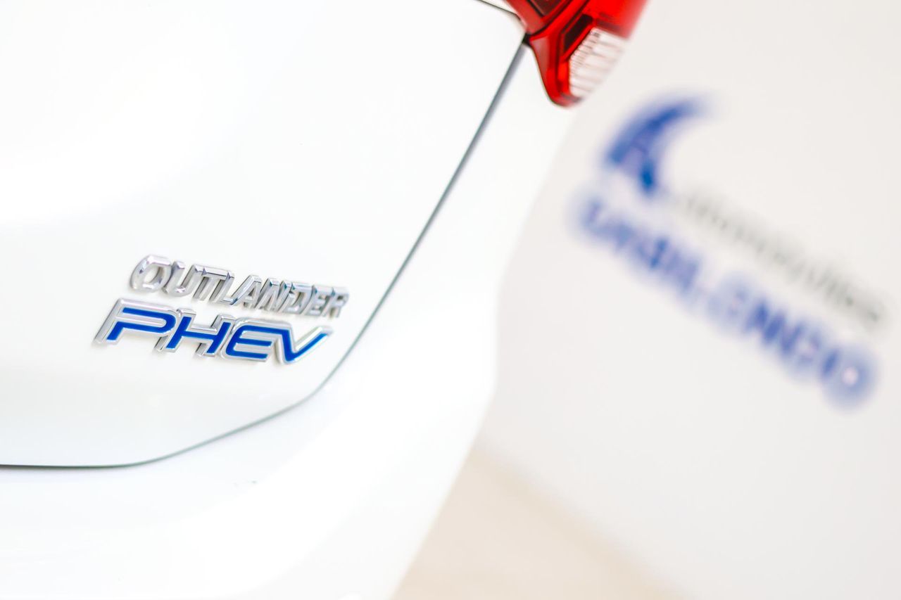 Mitsubishi Outlander 2.4 PHEV Motion Auto 4WD - Foto 14