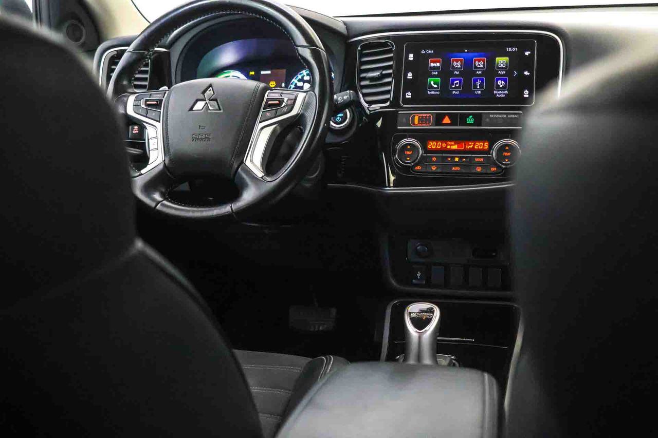 Mitsubishi Outlander 2.4 PHEV Motion Auto 4WD - Foto 36