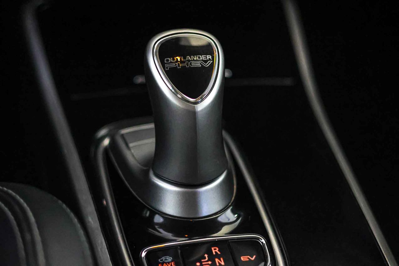 Mitsubishi Outlander 2.4 PHEV Motion Auto 4WD - Foto 46