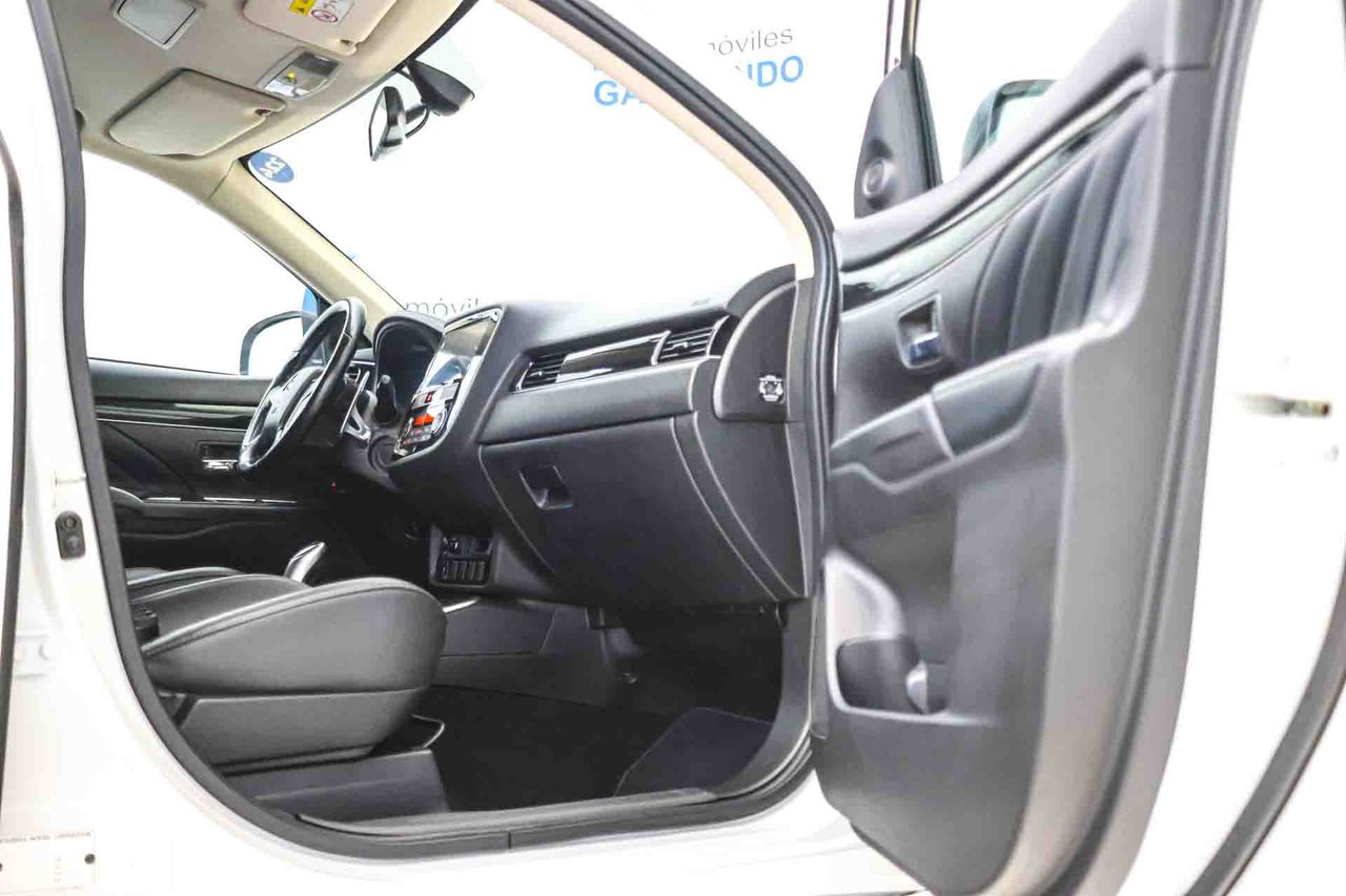Mitsubishi Outlander 2.4 PHEV Motion Auto 4WD - Foto 50