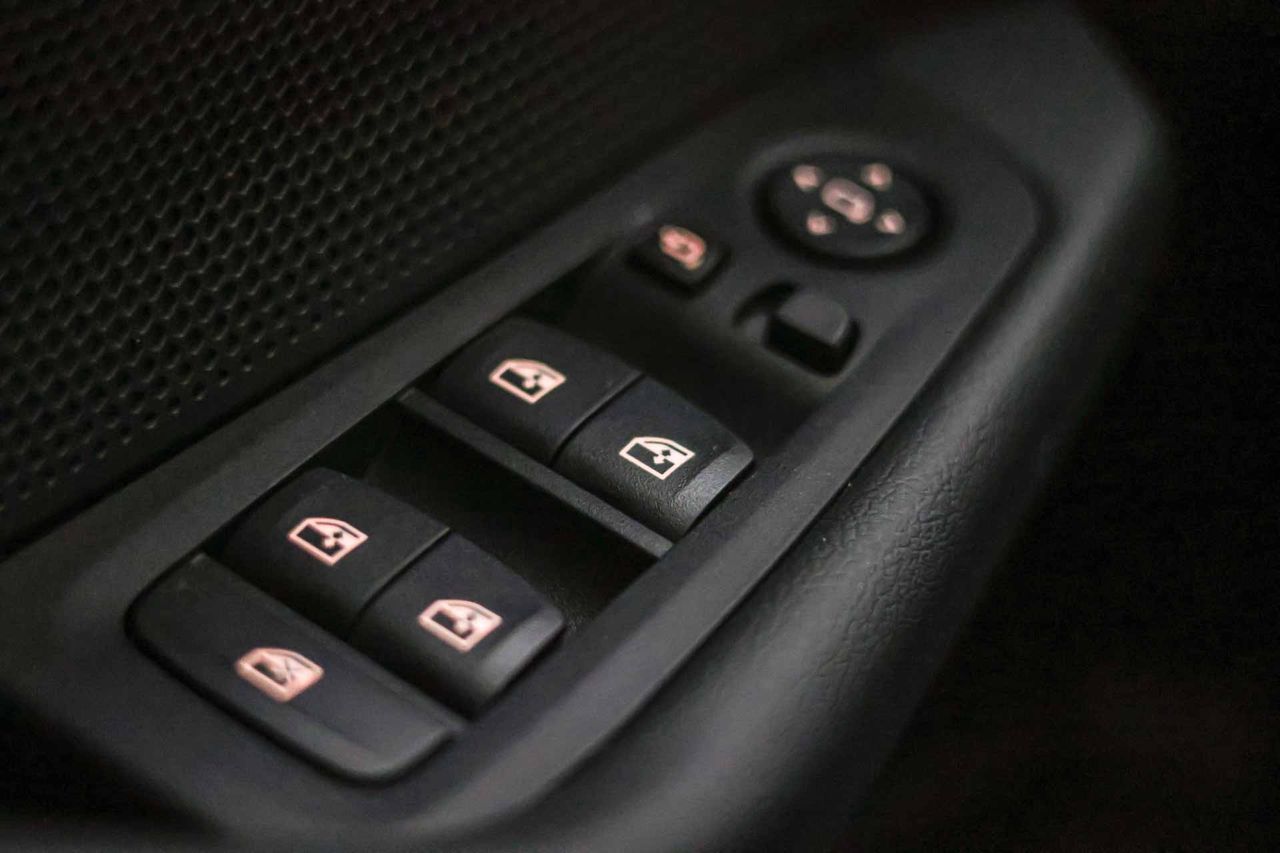 BMW Serie 1 118i **Versión 116i Auto** - Foto 27