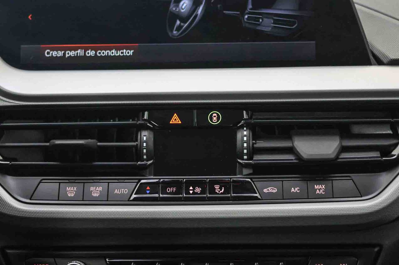 BMW Serie 1 118i **Versión 116i Auto** - Foto 41