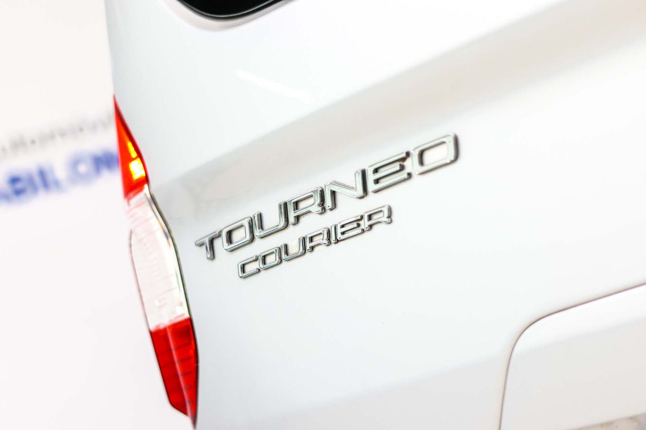 Ford Tourneo Courier 1.0 EcoBoost 100cv Titanium - Foto 14