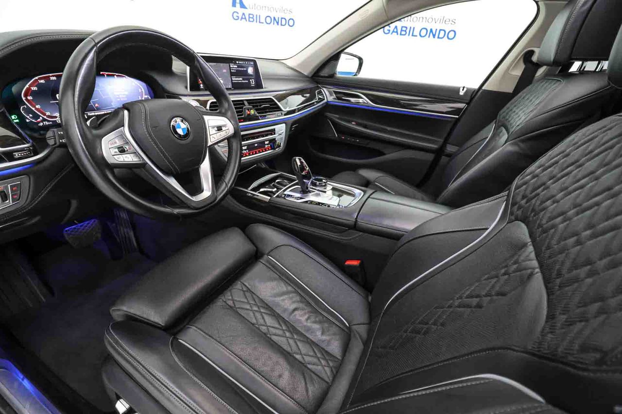 BMW Serie 7 745e - Foto 34