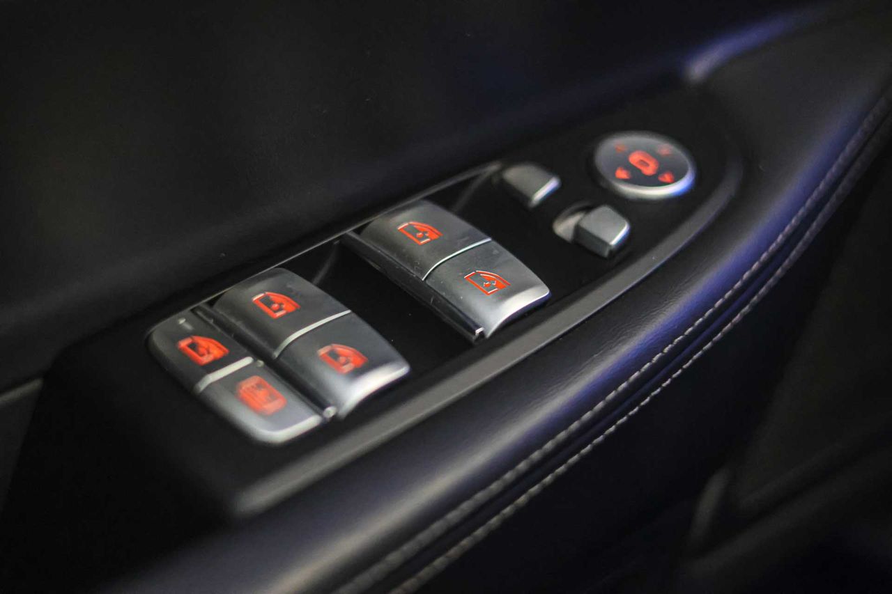 BMW Serie 7 745e - Foto 39