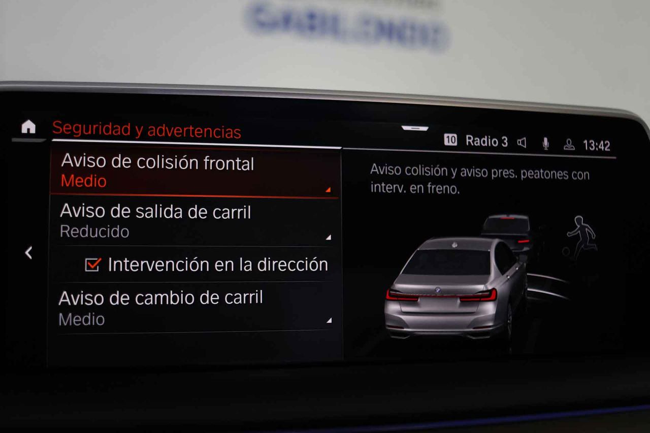 BMW Serie 7 745e - Foto 85