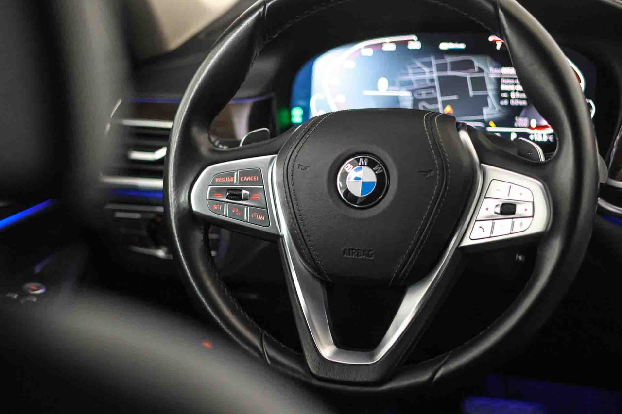 BMW Serie 7 745e - Foto 43
