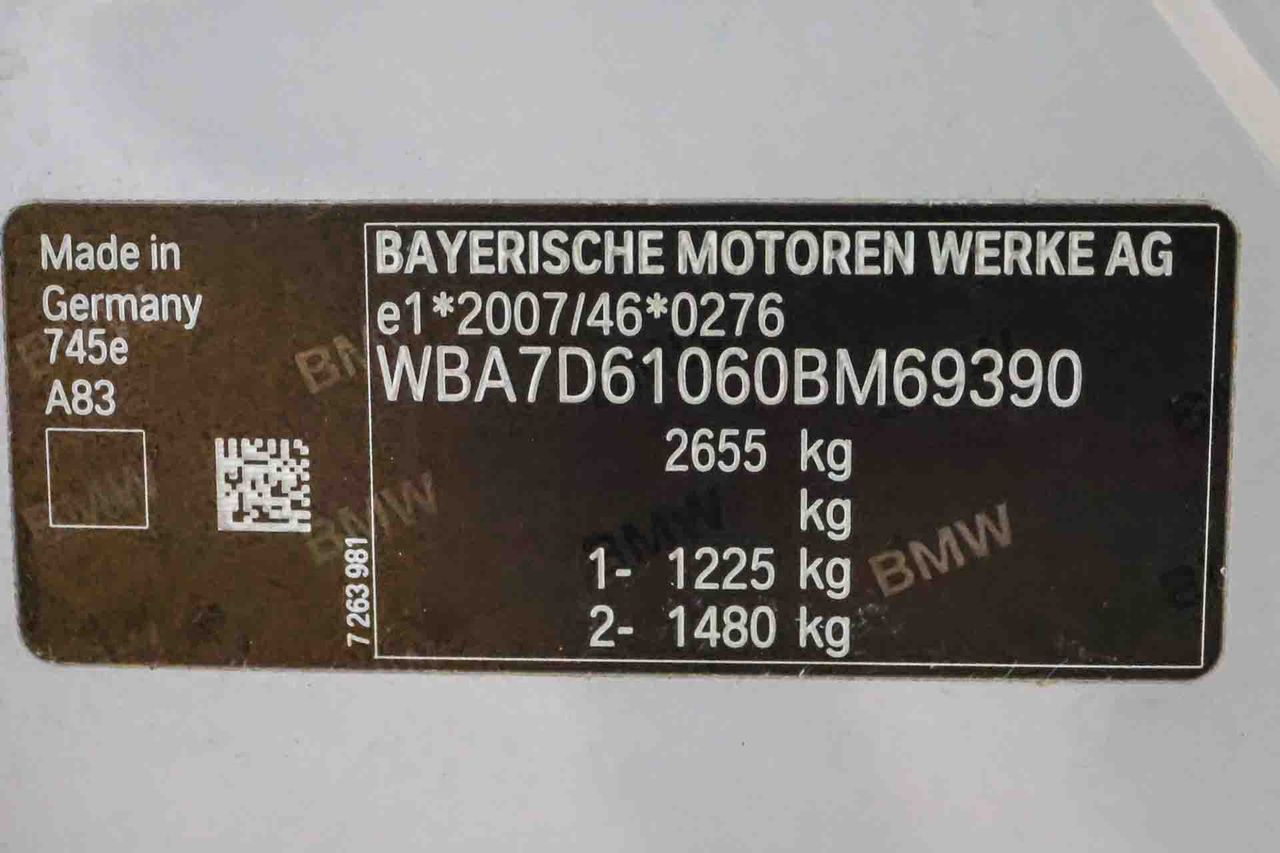 BMW Serie 7 745e - Foto 8