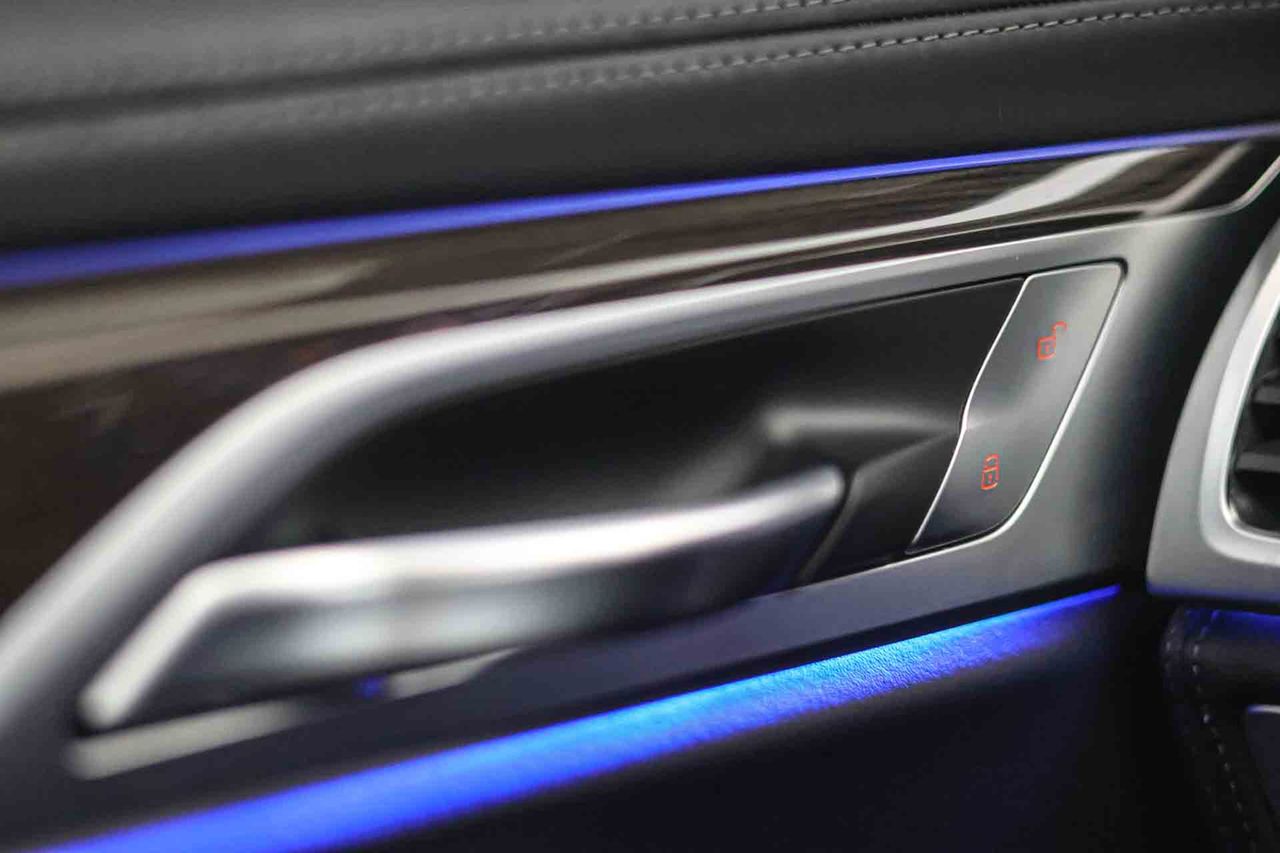 BMW Serie 7 745e - Foto 40