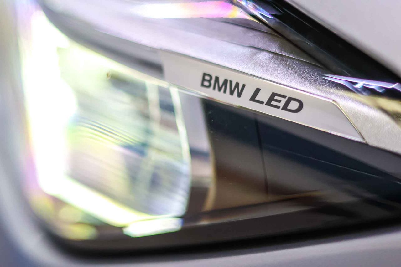 BMW Serie 7 745e - Foto 24