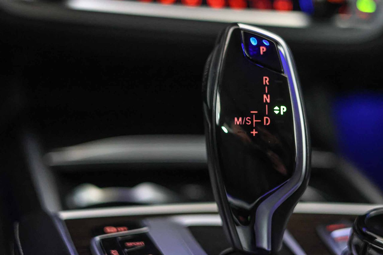 BMW Serie 7 745e - Foto 54