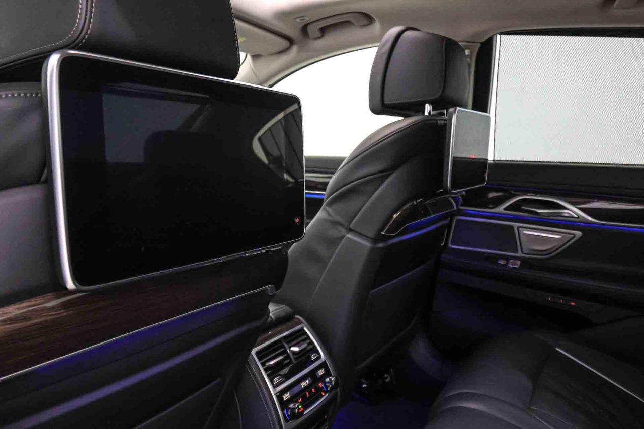BMW Serie 7 745e - Foto 65