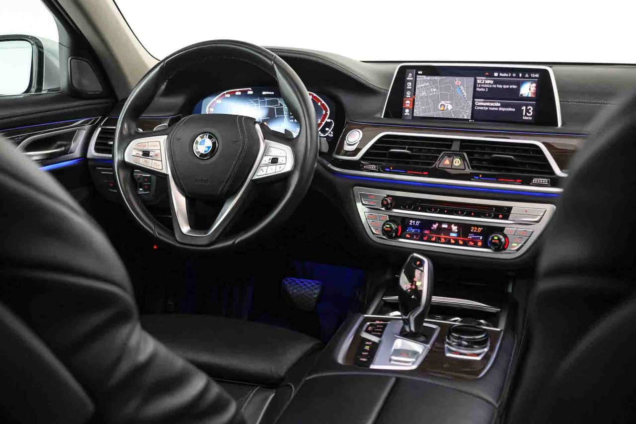 BMW Serie 7 745e - Foto 42
