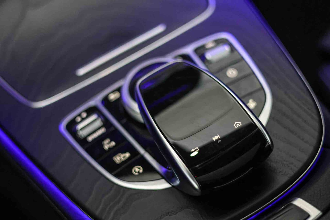 Mercedes Clase E Coupé E 220 d 4MATIC AMG Line **Techo panorámico** - Foto 43