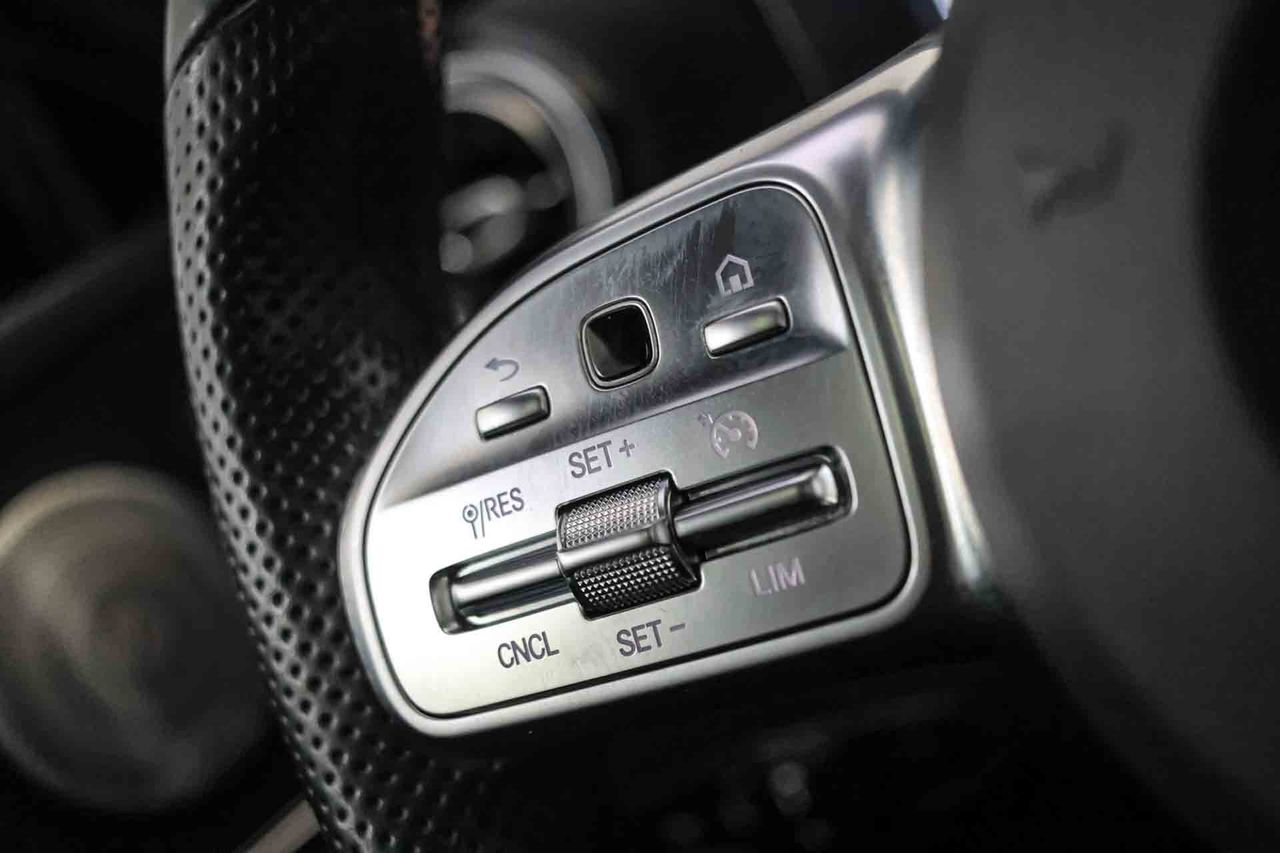 Mercedes Clase E Coupé E 220 d 4MATIC AMG Line **Techo panorámico** - Foto 32