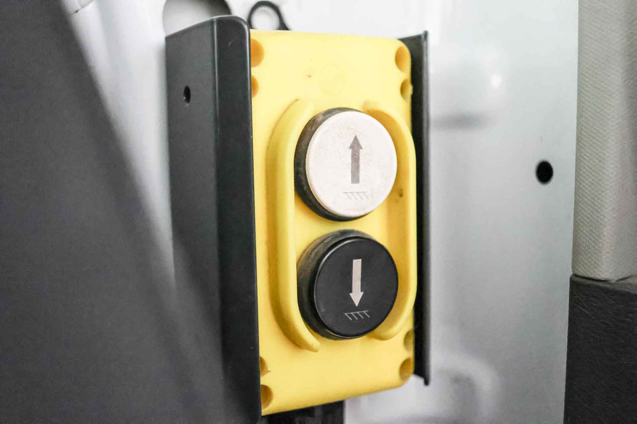 Ford Transit 2.0TDCI Chasis Cabina L2 *Caja abierta* *Basculante* *Sólo 39000kms** - Foto 12