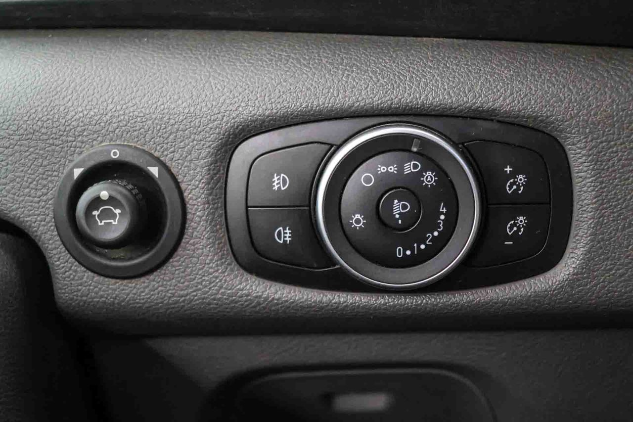 Ford Transit 2.0TDCI Chasis Cabina L2 *Caja abierta* *Basculante* *Sólo 39000kms** - Foto 23