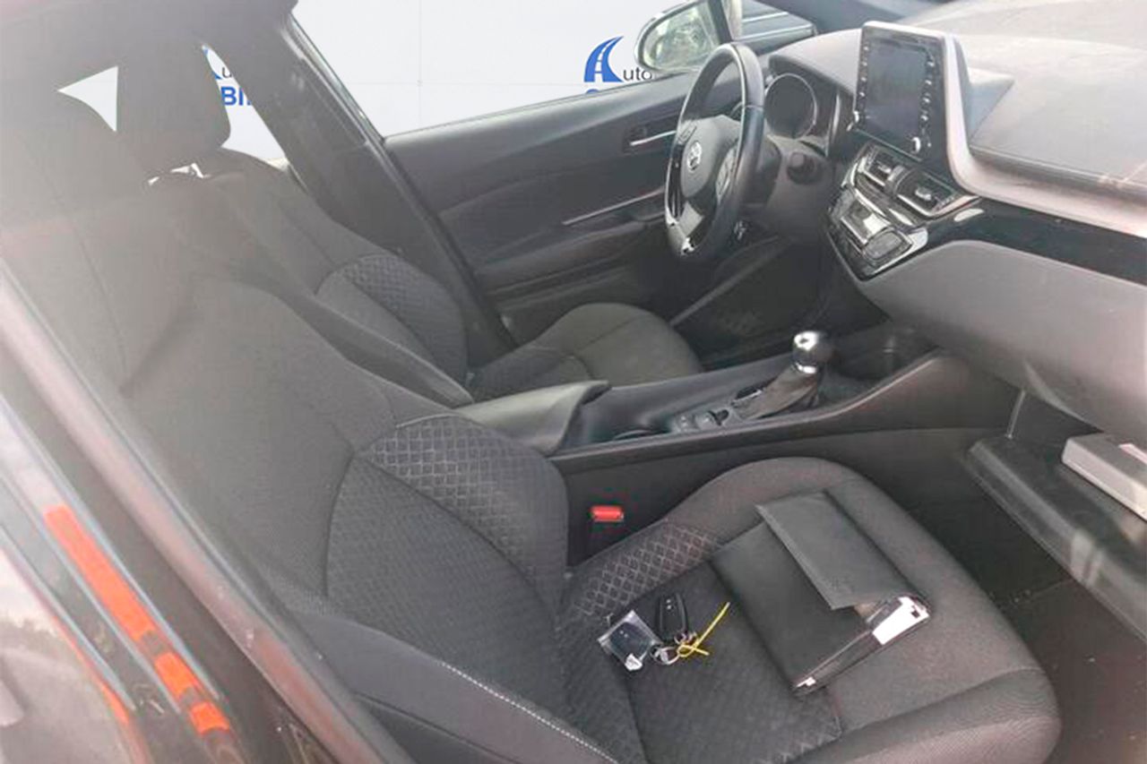 Toyota C-HR 1.8 125H Active - Foto 7