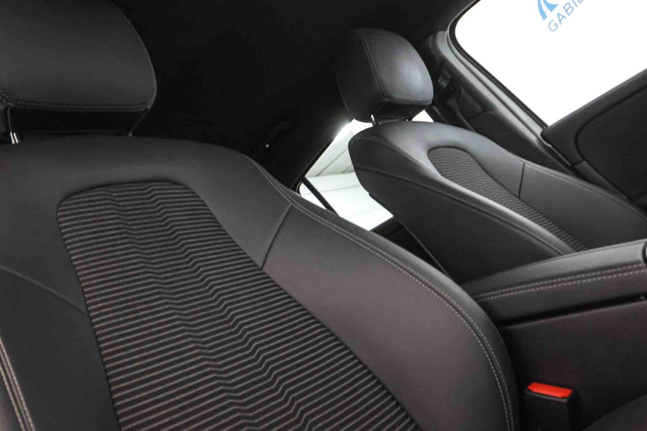 Mercedes GLA GLA 250 e - Foto 46