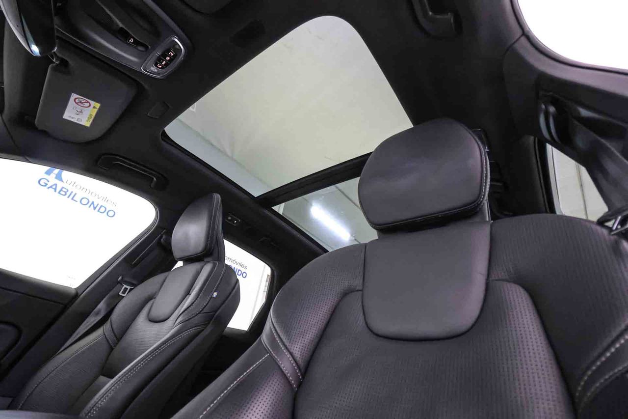 Volvo XC60 2.0 T5 R-Design Auto - Foto 34