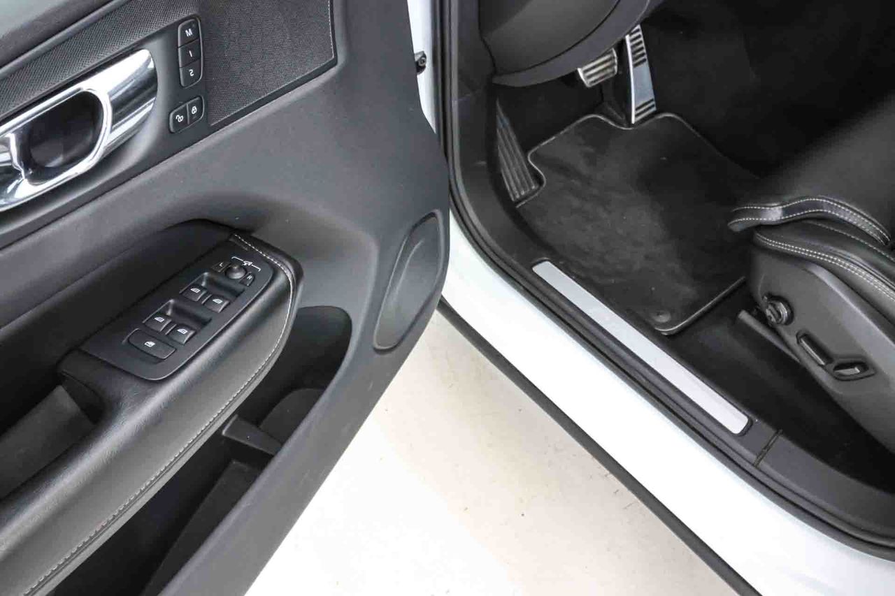 Volvo XC60 2.0 T5 R-Design Auto - Foto 35