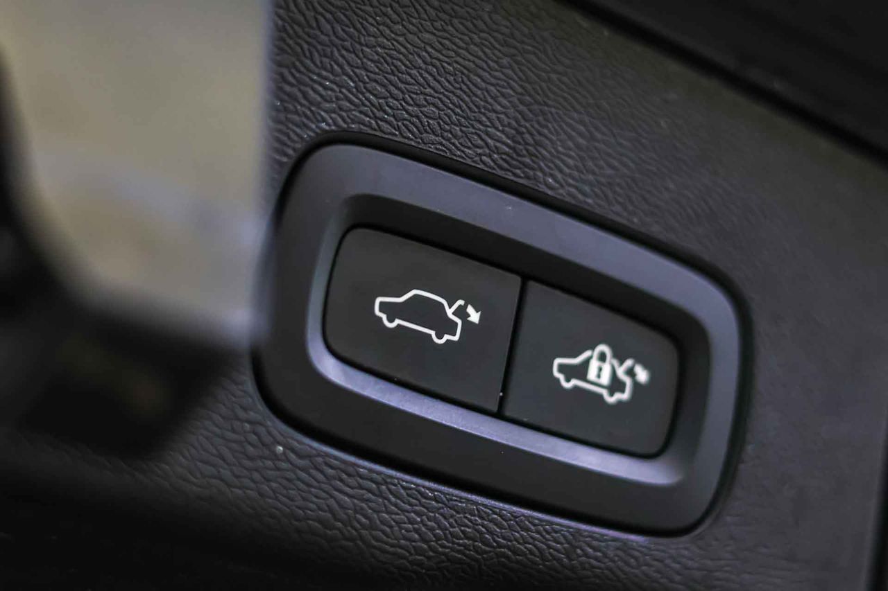 Volvo XC60 2.0 T5 R-Design Auto - Foto 28