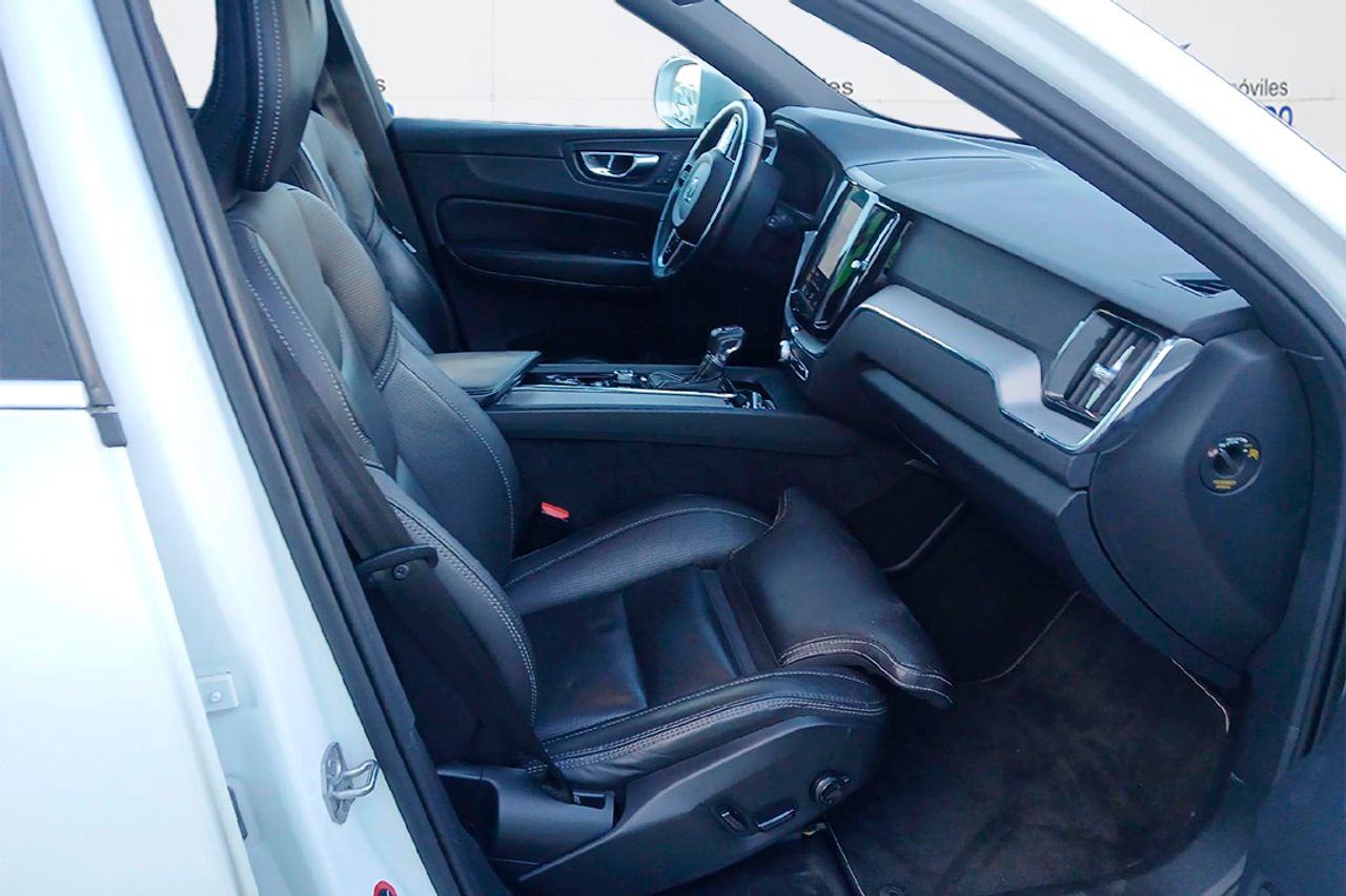 Volvo XC60 2.0 T4 R-Design Auto - Foto 6
