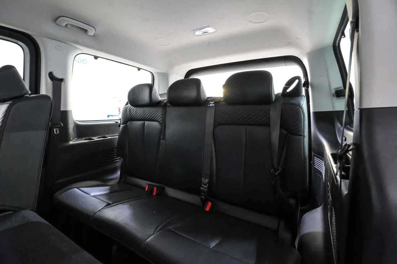 Hyundai Staria 2.2 CRDI Tecno 9S ** 9 Plazas** - Foto 53