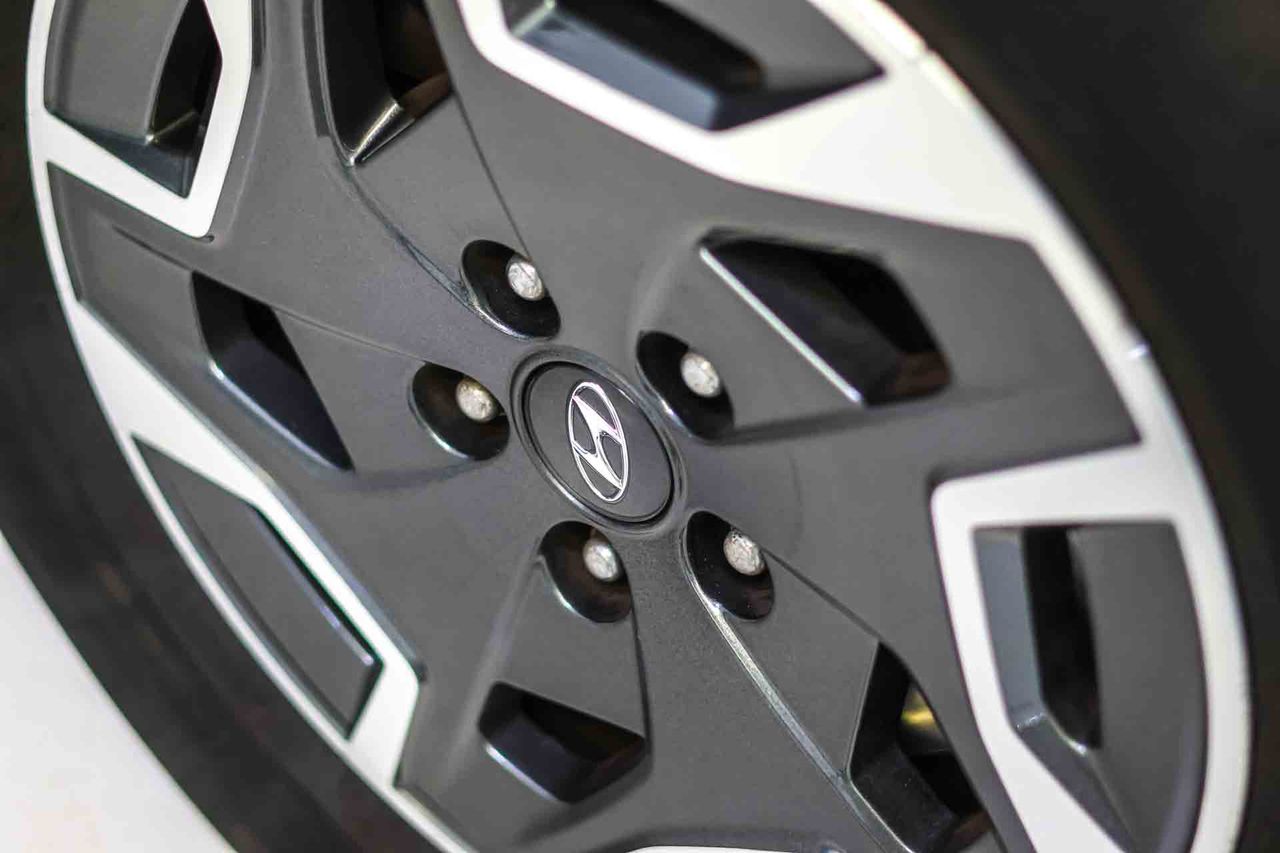 Hyundai Santa Fe 1.6 TGDi HEV Klass Auto 4x2 **7 Plazas** - Foto 17