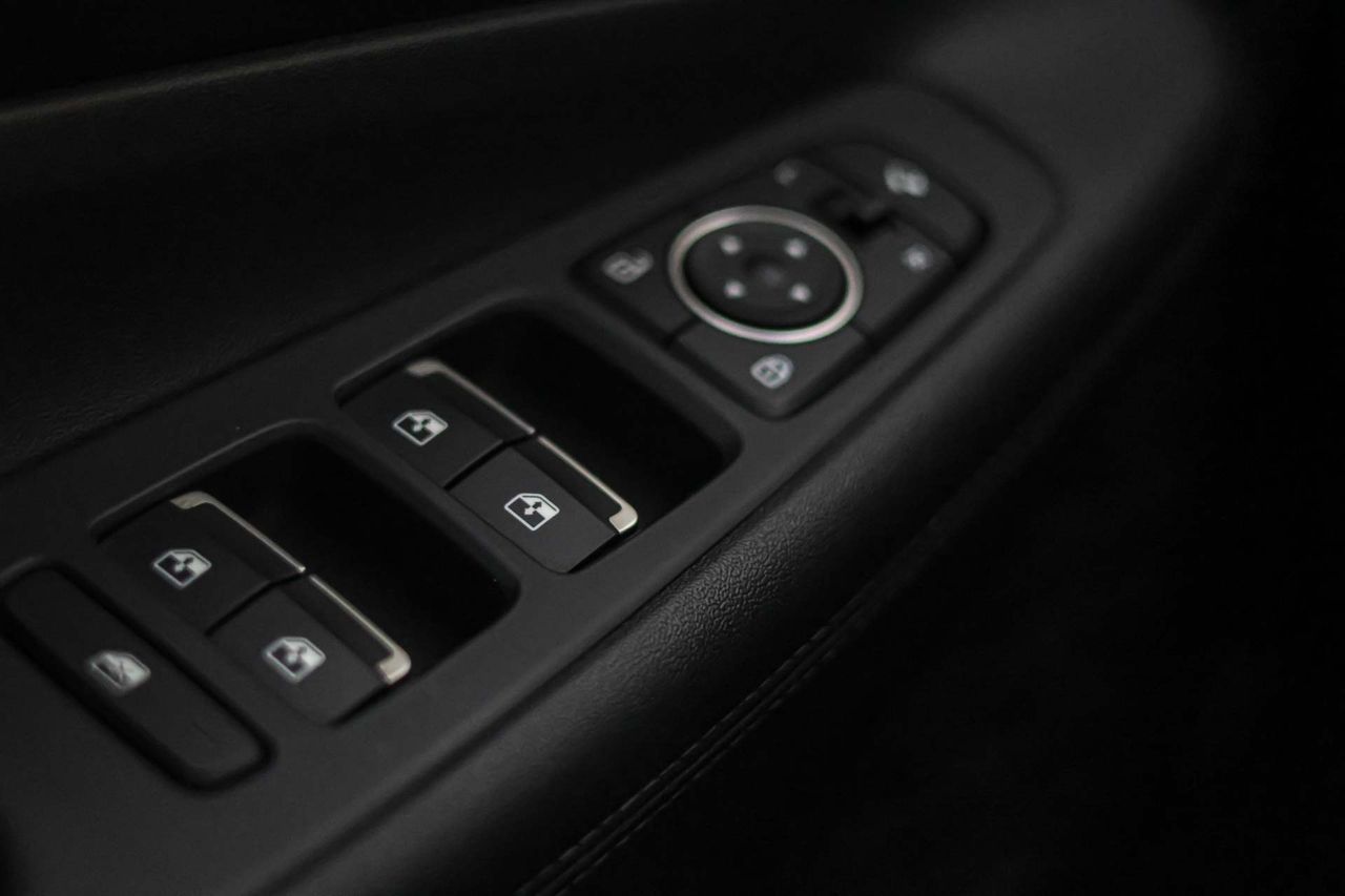 Hyundai Santa Fe 1.6 TGDi HEV Klass Auto 4x2 **7 Plazas** - Foto 28