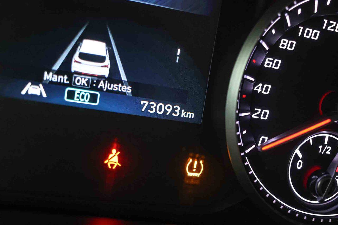 Hyundai Santa Fe 1.6 TGDi HEV Klass Auto 4x2 **7 Plazas** - Foto 7