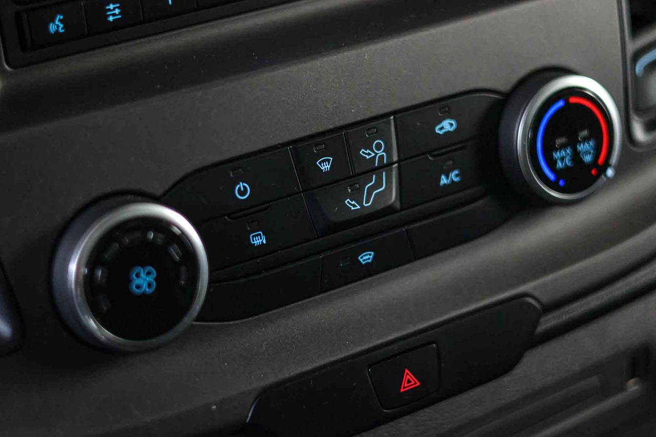 Ford Transit Chasis Cabina 3500 L4 Ecoblue **Plataforma elevadora** - Foto 30