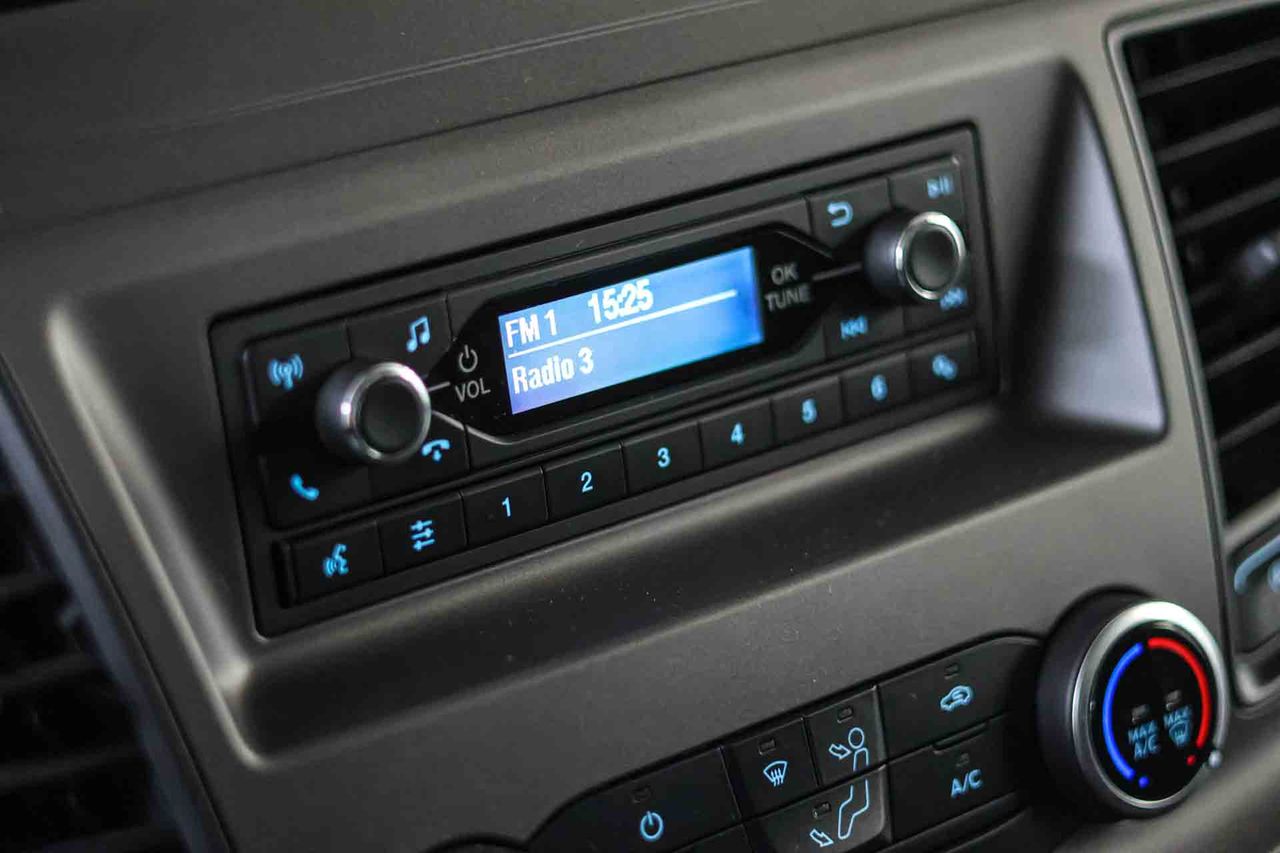 Ford Transit Chasis Cabina 3500 L4 Ecoblue **Plataforma elevadora** - Foto 31