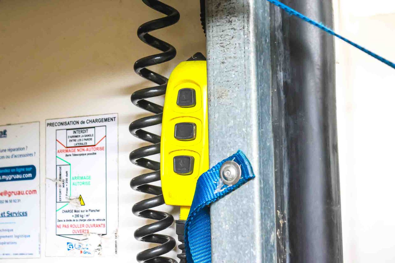 Ford Transit Chasis Cabina 3500 L4 Ecoblue **Plataforma elevadora** - Foto 16